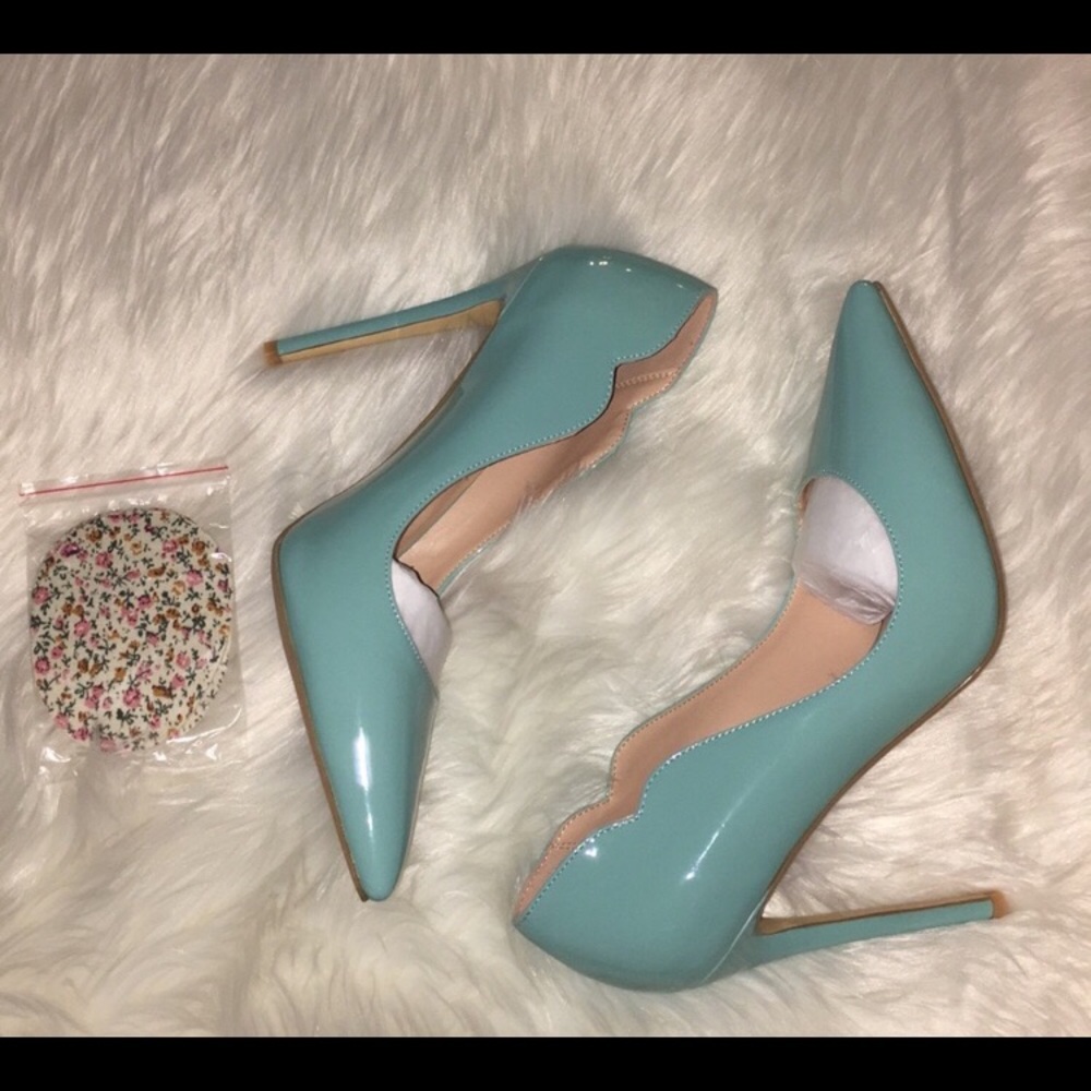 NWT mint green pump